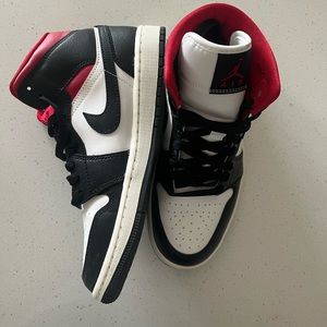 Air Jordan 1 Mid Women's Shoes